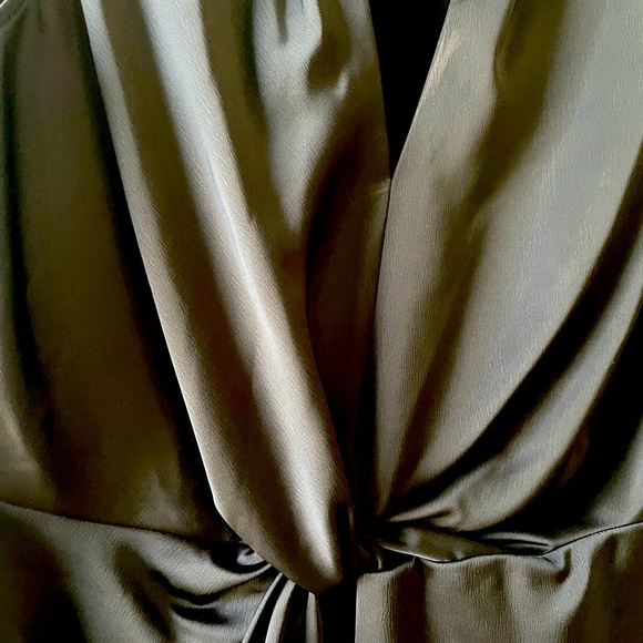 Brand new Brooks Brothers soft silk V-neck twist top - Picture 6 of 7